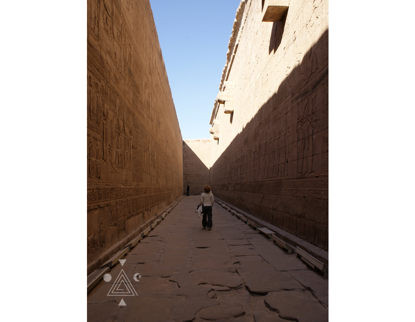 An* en el Templo de Edfu. Egipto